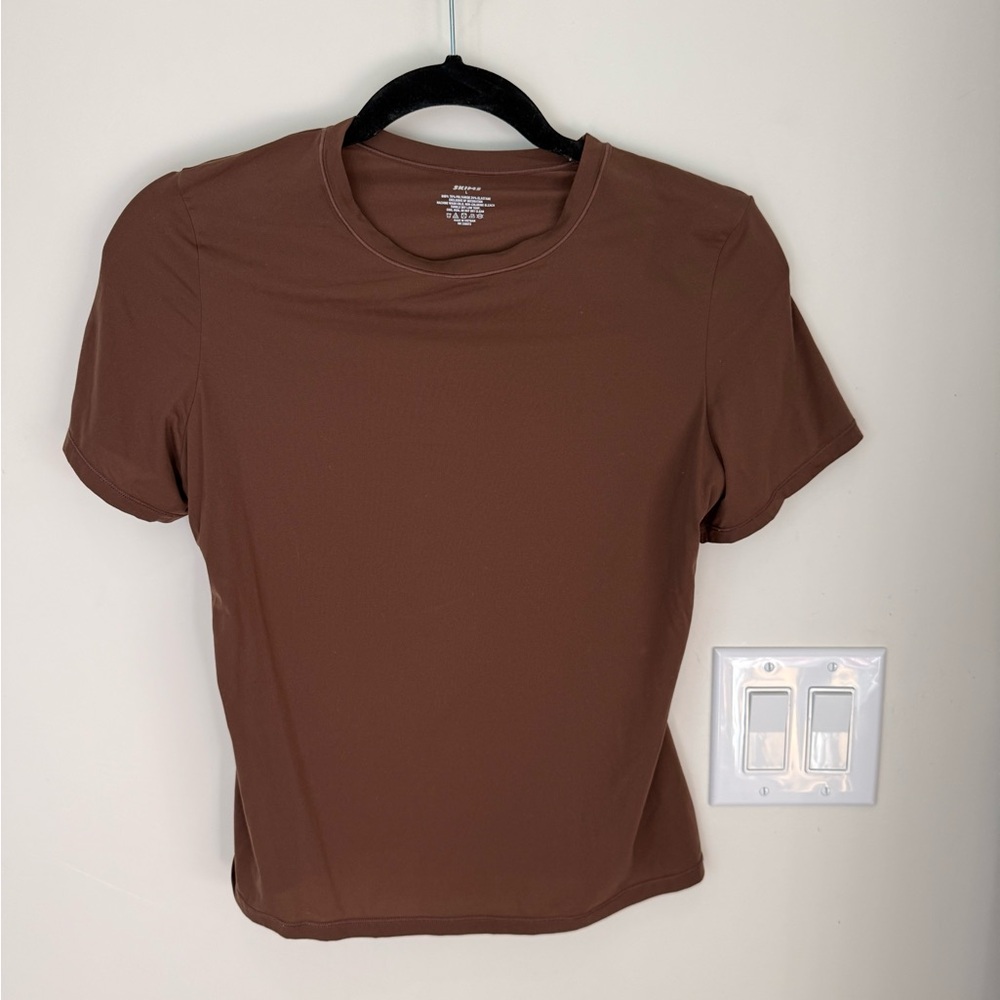 SKIMS FITS EVERYBODY T-SHIRT | COCOA